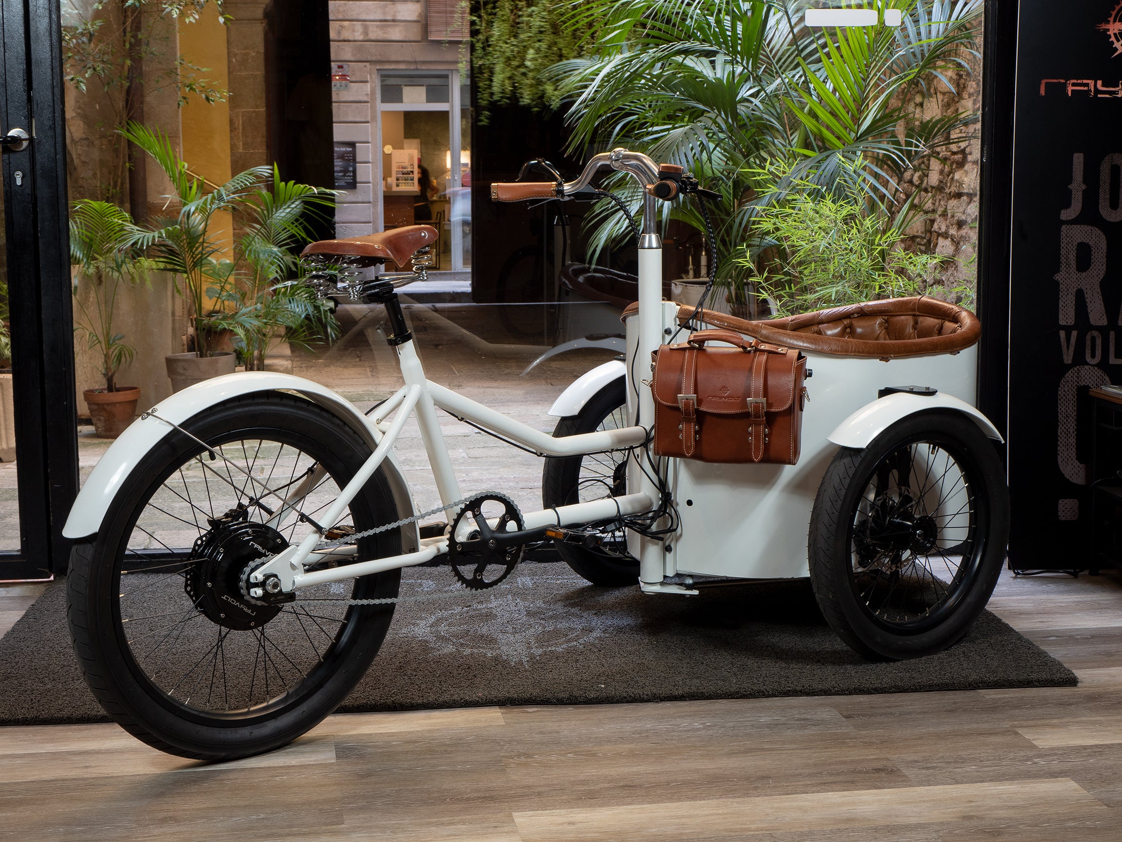 Vélo cargo électrique Rayvolt Trixie Blanc