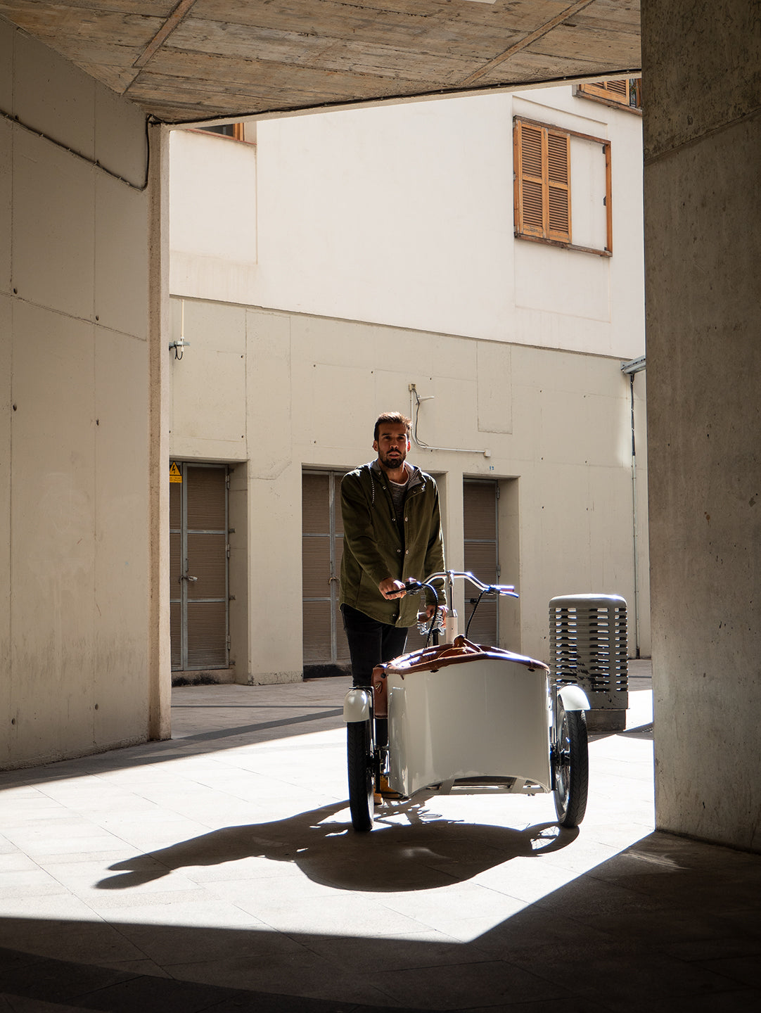Vélo cargo électrique Rayvolt Trixie Blanc
